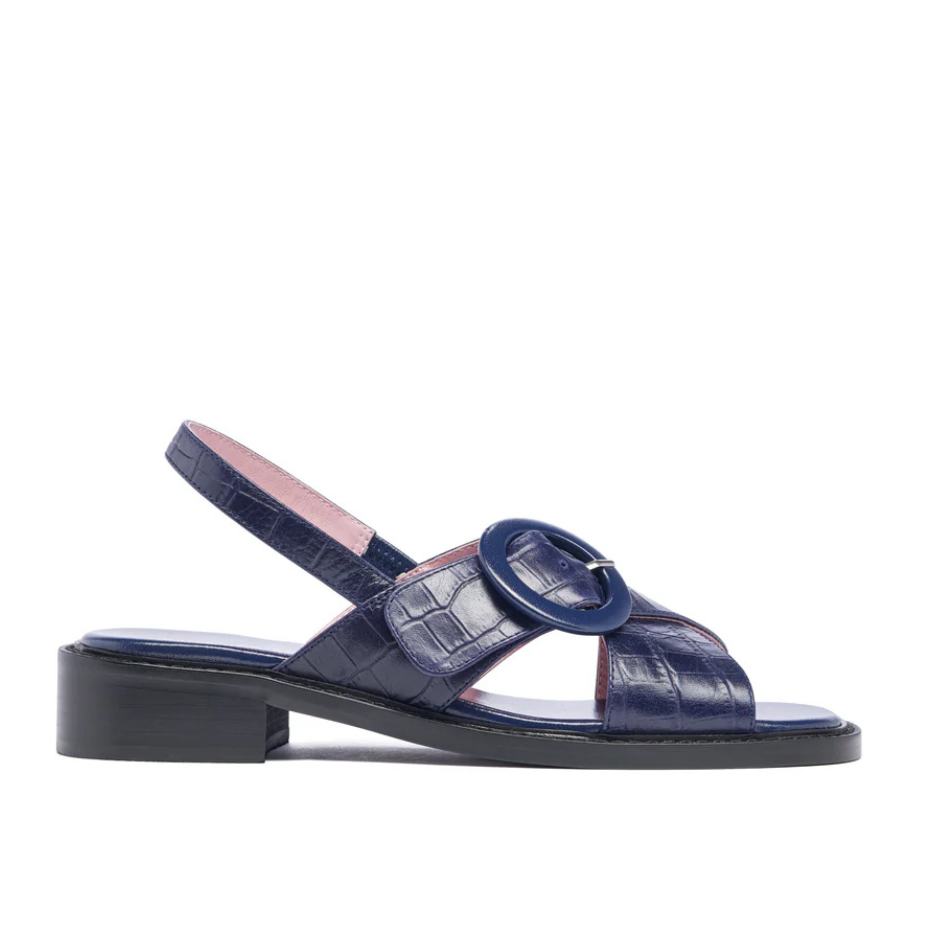 Courtney Sandal