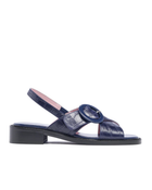 Courtney Sandal